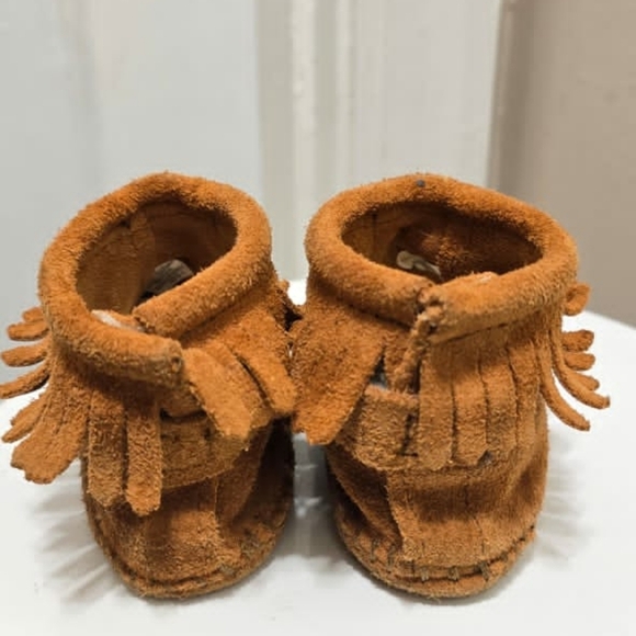 MINNETONKA Infants/Toddlers Suede Leather Indian Moccasins Soft Sole Bootie  🌴 - Picture 4 of 7